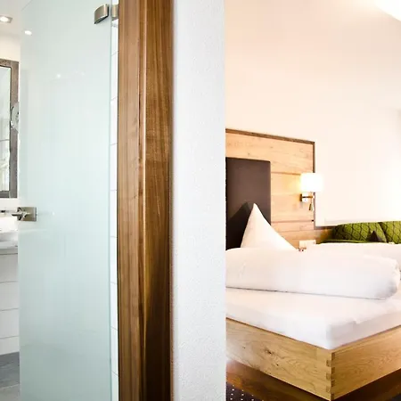 Garni Arosa Hotel 4*