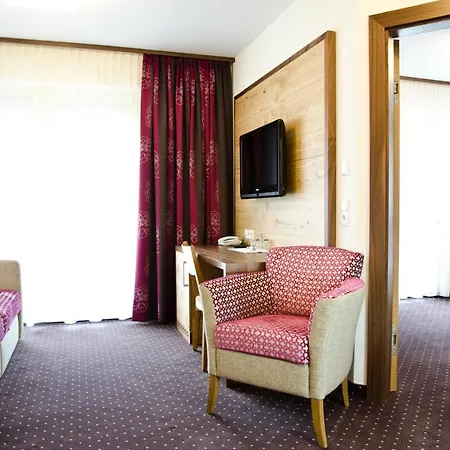 Garni Arosa Hotel 4*