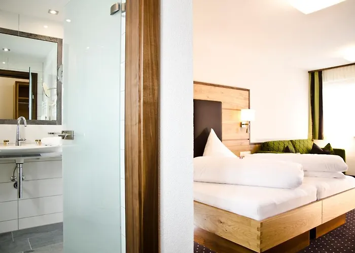 Garni Arosa מלון 4*