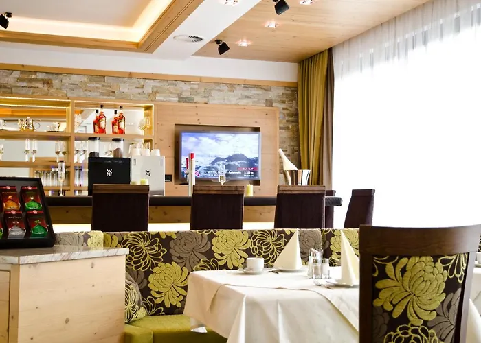 Garni Arosa מלון 4*