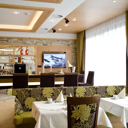 Szálloda Garni Arosa 4*