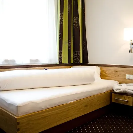 Garni Arosa ايشجل
