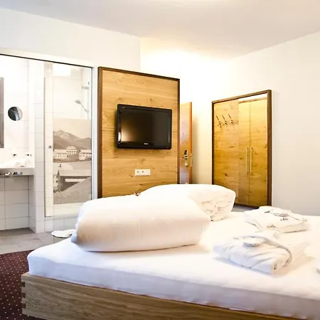 Garni Arosa 4*