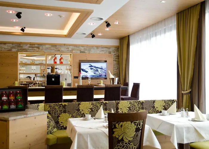 酒店 Garni Arosa 4*